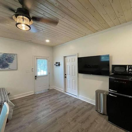 Beautifully Renovated Studio 2 Miles From Marina! Winchester Exterior photo