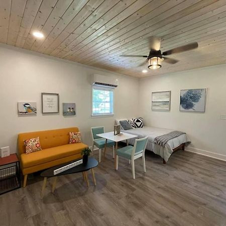 Beautifully Renovated Studio 2 Miles From Marina! Winchester Exterior photo