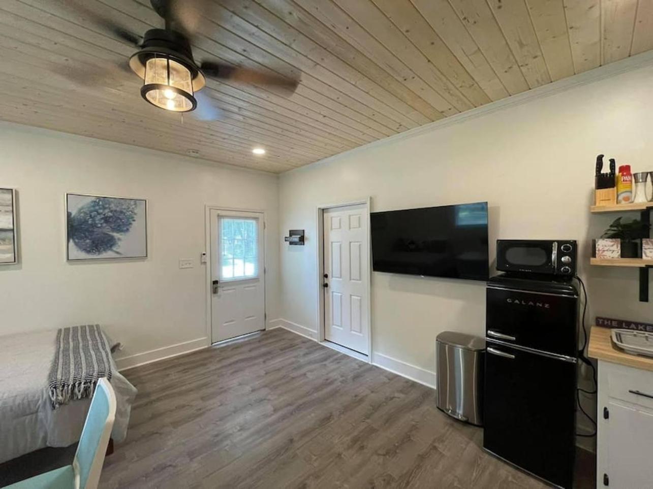 Beautifully Renovated Studio 2 Miles From Marina! Winchester Exterior photo