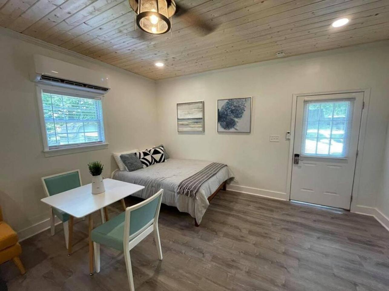 Beautifully Renovated Studio 2 Miles From Marina! Winchester Exterior photo