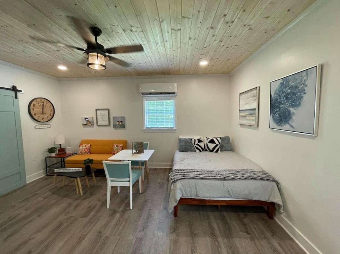 Beautifully Renovated Studio 2 Miles From Marina! Winchester Exterior photo
